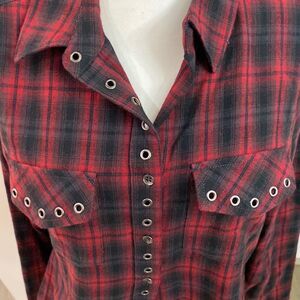 Black red plaid gun metal color graumets pockets 100 cotton flannel brand new